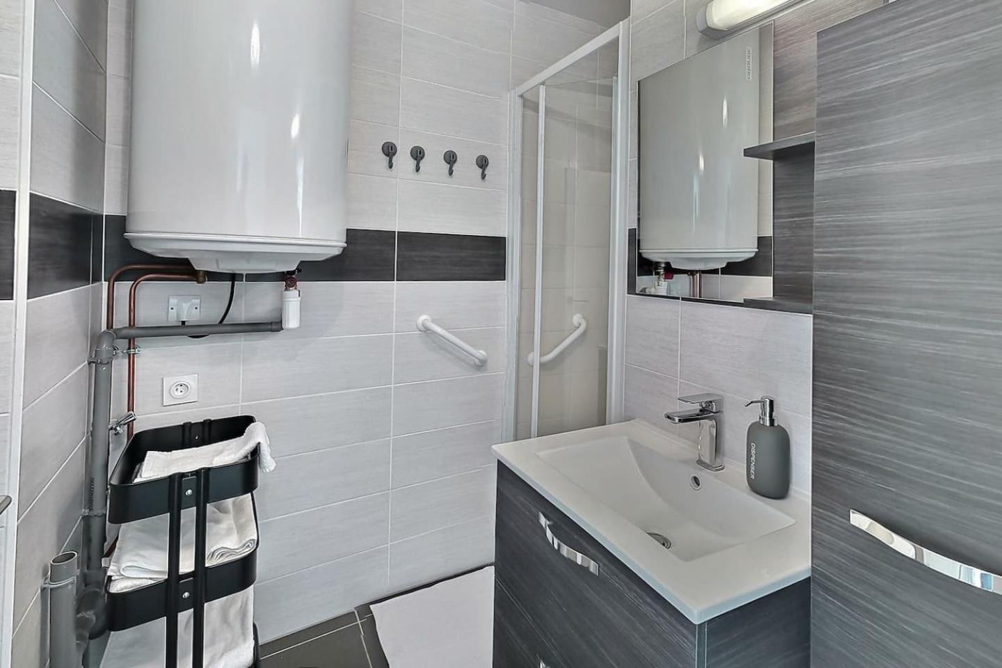 Le Voltaire - Balcon - 2 Chb - 3 Lits - 2 Min Gare Et Cente-Ville - Mon Groom Troyes Bagian luar foto